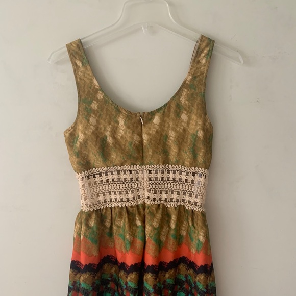 Dress - Picture 4 of 4